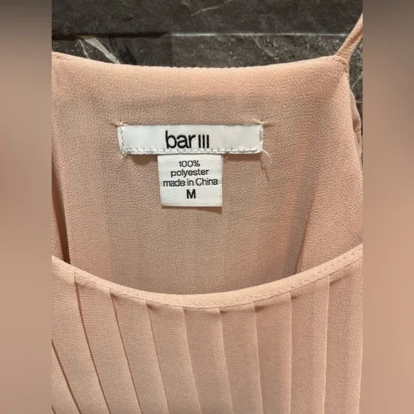 Pleated Cropped Tank Top - Picture 2 of 4